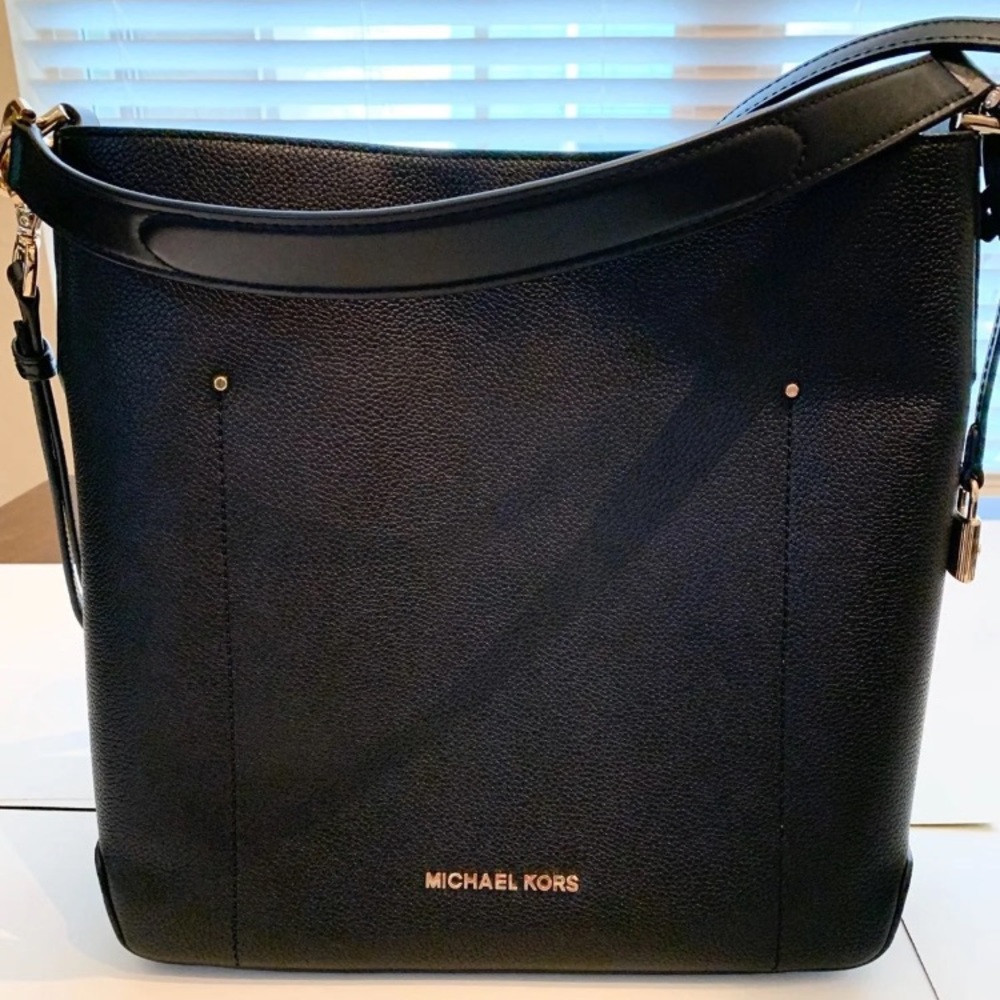michael kors hayes bucket bag
